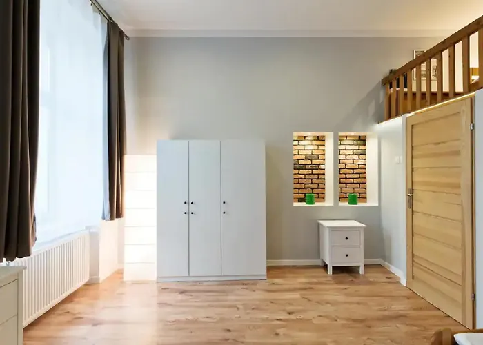 2-Bedroom Apartment - 51 Dietla Street